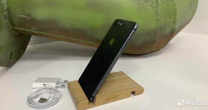 iPhone 8 Plus, 128 ГБ