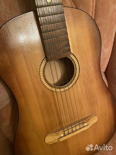Гитара шестиструнная