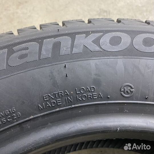 Hankook Winter I'Cept iZ 2 W616 215/55 R17 98T