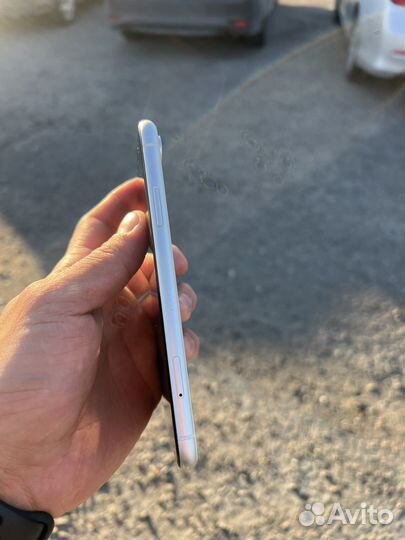 iPhone Xr, 128 ГБ