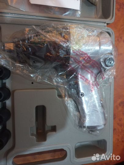 Пневматический ударный гаечный ключ