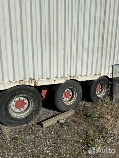 Полуприцеп цельнометаллический фургон Samro ST3314, 1993