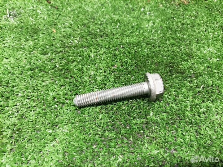 Болт VW Sharan 2010