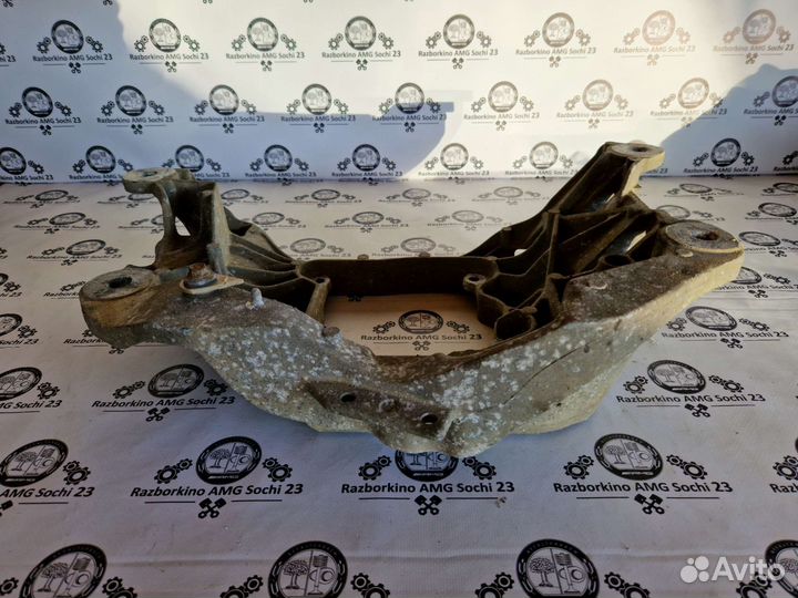 Кронштейн опоры коробки АКПП для Audi A8 D4