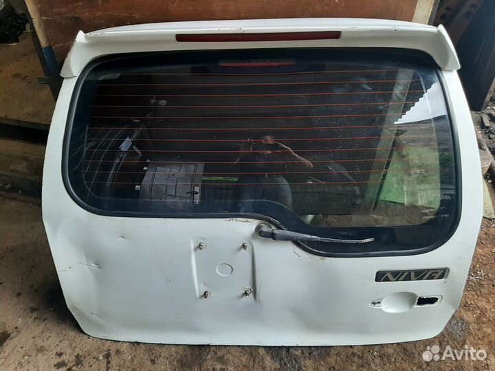 Дверь багажника Шеви Нива