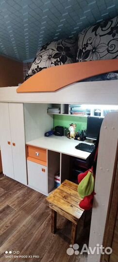 Детская кровать чердак со столом и шкафом