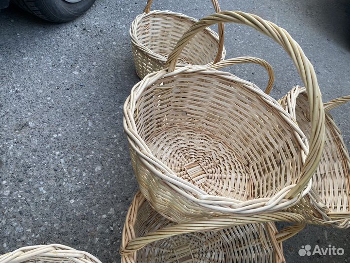 Корзина плетенная из лозы