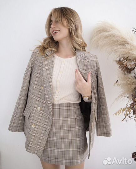 Костюм женский (пиджак + юбка)