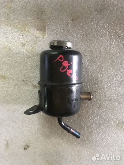 Бачок гидроусилителя (Mitsubishi Pajero Sport)