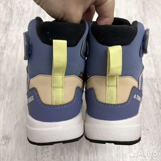 Adidas Q46436 кроссовки утепленные