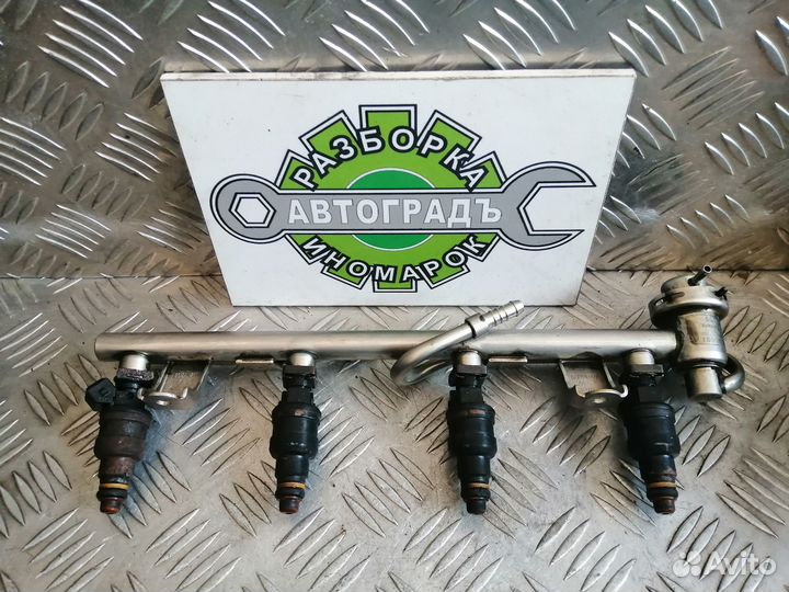 Рампа топливная Audi A4 B5 1.8 ADR 125 л.с 1996г