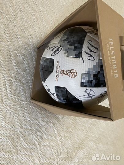 Футбольный мяч adidas telstar fifa 2018