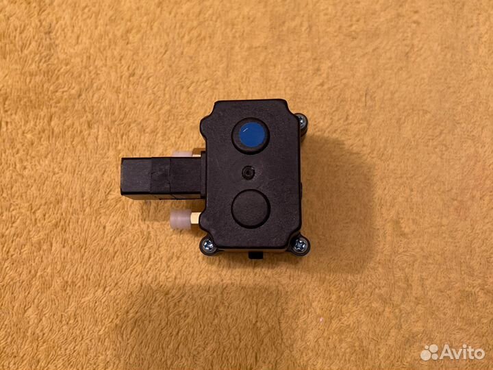 Блок клапанов пневмоподвески BMW 5 X5 X6