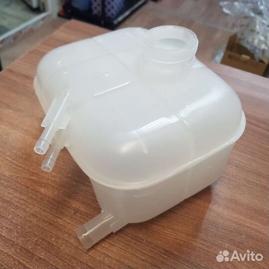 Расширительный бачок Opel Astra H