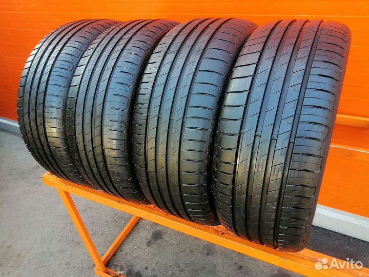 Goodyear EfficientGrip Performance 215/45 R17 91W
