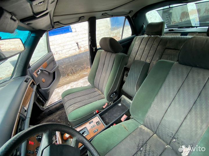 Сиденья передние Mercedes W126