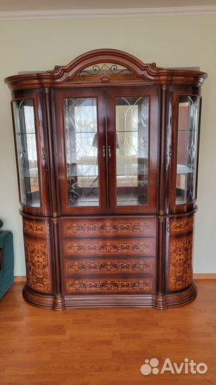 Сервант 4-дверный