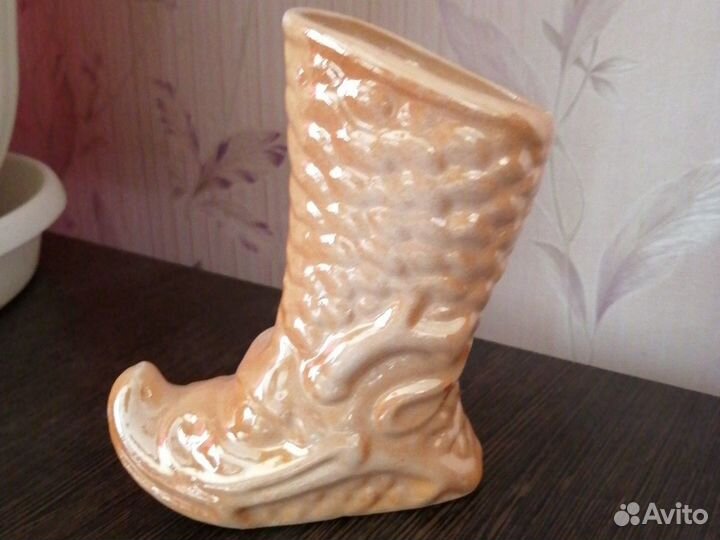 Фарфоровая статуэтка