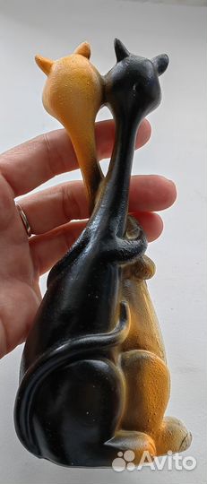 Статуэтка Коты обнимашки