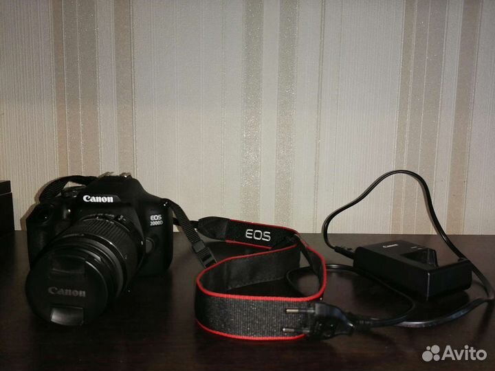 Фотоаппарат зеркальный Canon EOS 2000D EF-S 18-55