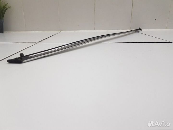 Молдинг стекла задней правой двери верхний