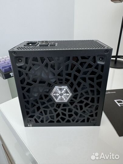 Блок питания SilverStone Hela 850R Platinum, новый