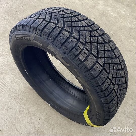 Pirelli Ice Zero FR 225/50 R17 98H