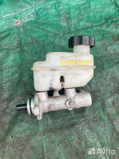 Цилиндр тормозной главный Kia Sorento 2008г