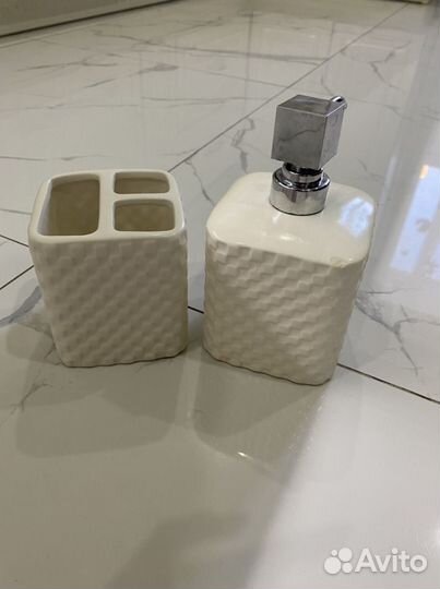 Стакан для зубных щеток и дозатор для мыла