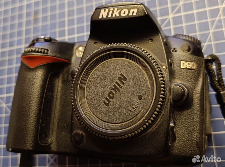 Зеркальный фотоаппарат Nikon D90