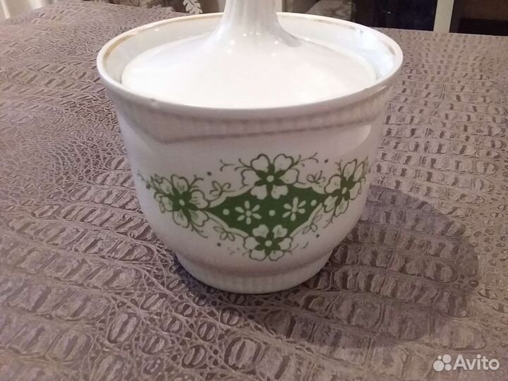 Сахарницы, заварочные чайники, подсвечник