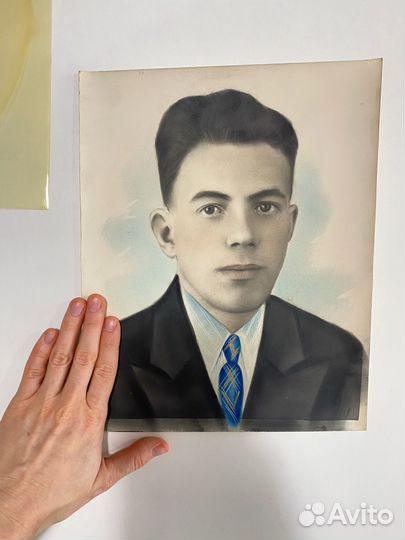 Портрет в картонной рамке
