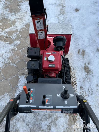 Снегоуборщик honda HS760