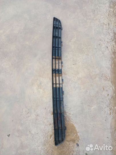 Решетка в бампер передняя Audi 80 B3 седан