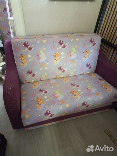 Отдам мини диван