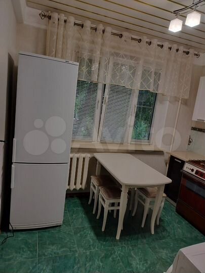 2-к. квартира, 57 м², 3/5 эт.