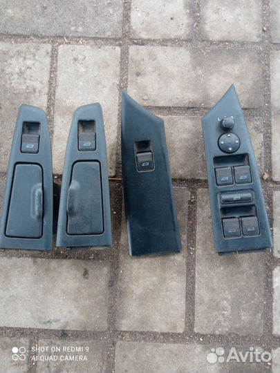Комплект кнопок стеклоподьемника от Ауди а-8 д-2
