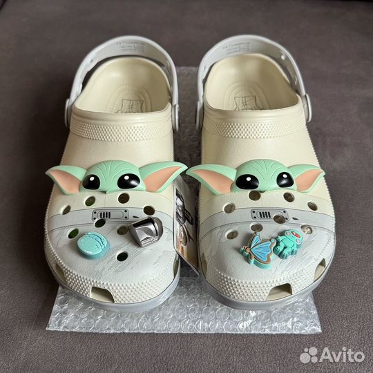 12 US Crocs x Star Wars Grogu Classic Clog