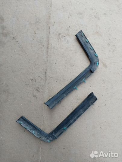 Audi 80 b4 уплотнительная резинка капота фар