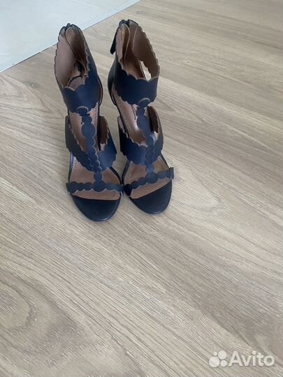 Босоножки кожаные corsocomo