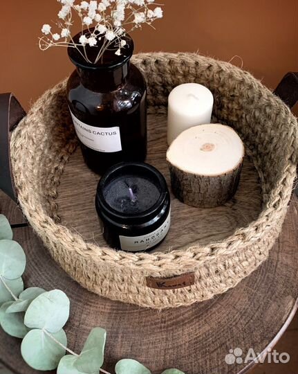 Вязаная корзина для хранения / поднос из джута