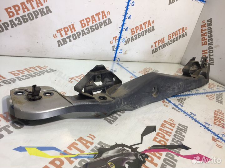 Рено Лагуна Кронштейн крыла передний левый