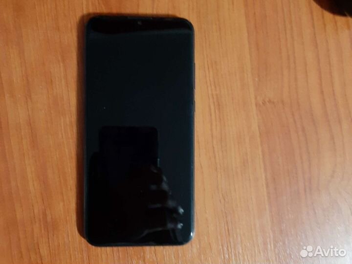 Продам Honor 10i