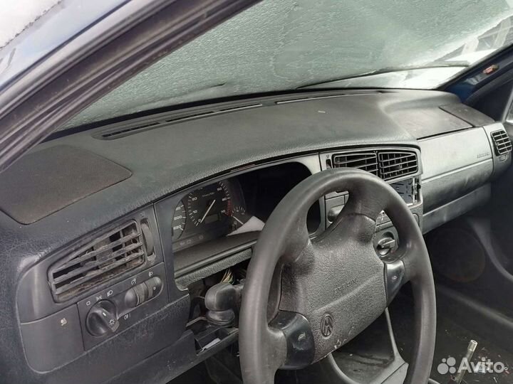 Торпедо Volkswagen Golf 3