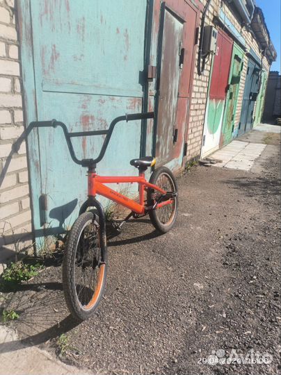 Трюковой велосипед BMX