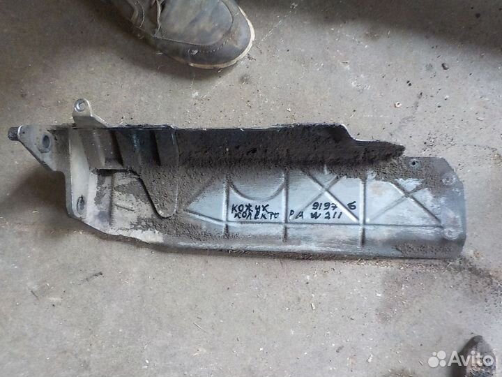 Кожух выпускного коллектора mercedes E-class w211