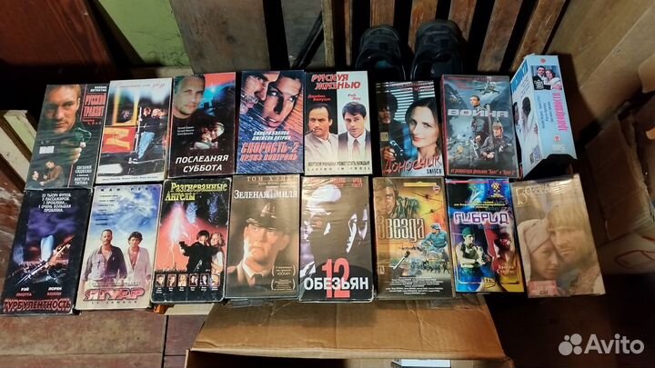 Видеокассеты с фильмами