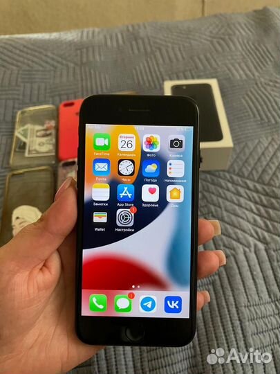 Телефон iPhone 7