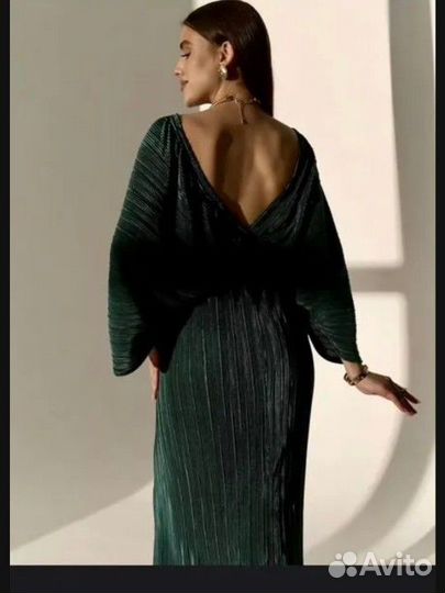 Платье изумрудное 48размер