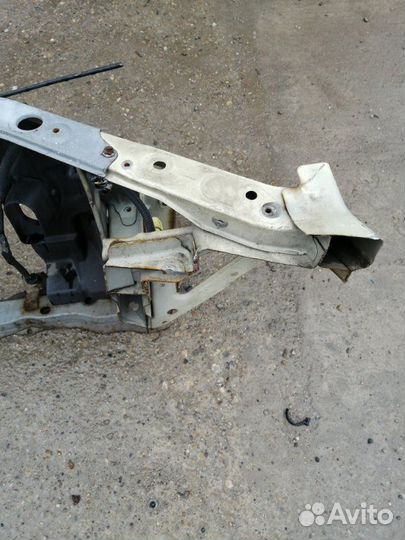 Рамка радиатора Nissan March K12